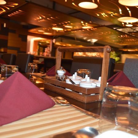 גנדהינאגר 7 Wonders Hotel מראה חיצוני תמונה