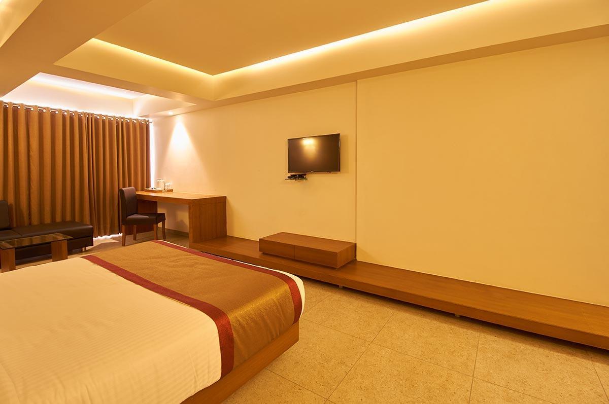 גנדהינאגר 7 Wonders Hotel מראה חיצוני תמונה