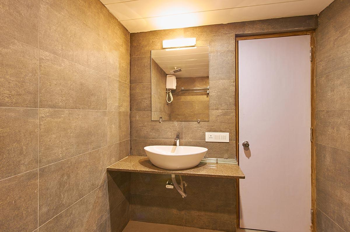 גנדהינאגר 7 Wonders Hotel מראה חיצוני תמונה