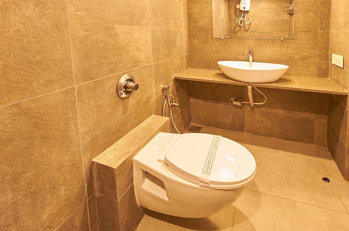 גנדהינאגר 7 Wonders Hotel מראה חיצוני תמונה