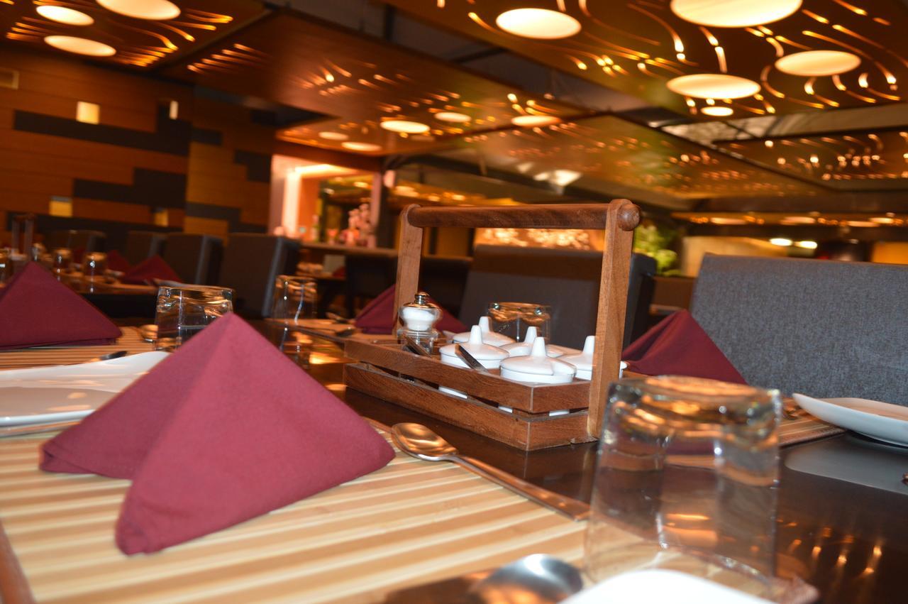 גנדהינאגר 7 Wonders Hotel מראה חיצוני תמונה